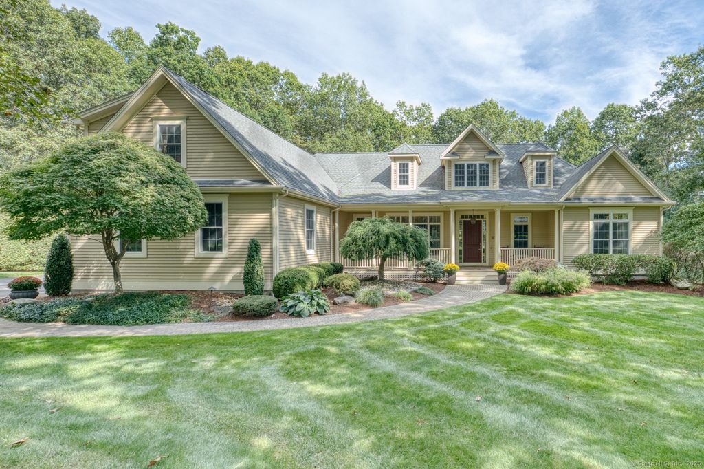 16 Ellridge Place, Ellington, CT 06029