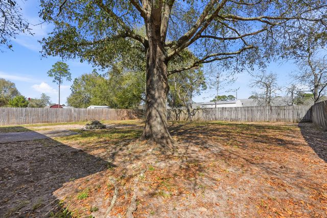 4719 Connor Drive, Crestview, FL 32539