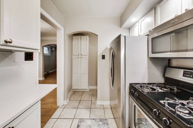 11000 S TRUMBULL Avenue, Chicago, IL 60655