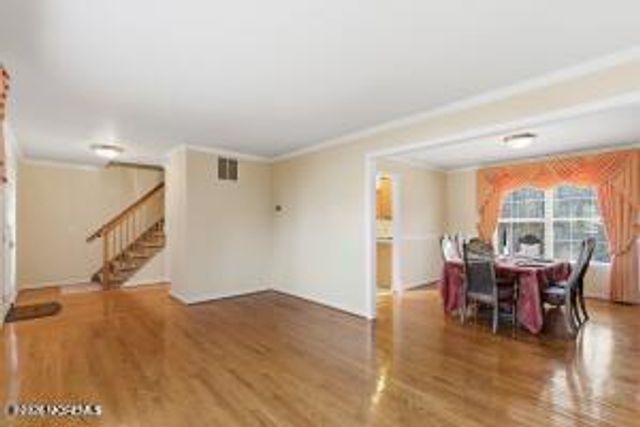 6 Katie Court, Lakewood, NJ 08701