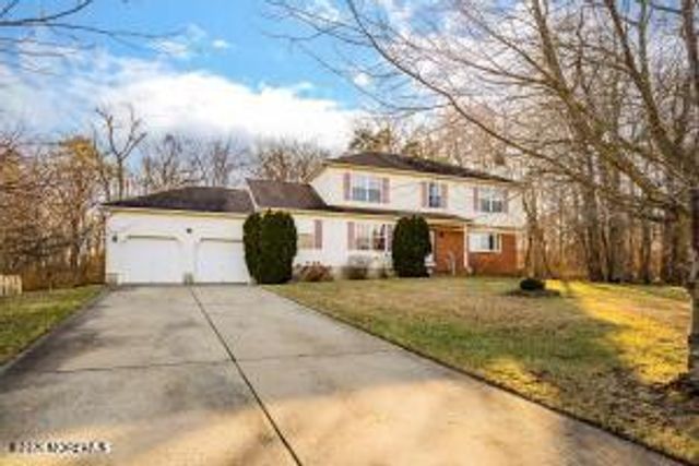 6 Katie Court, Lakewood, NJ 08701