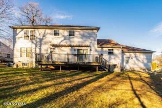 6 Katie Court, Lakewood, NJ 08701