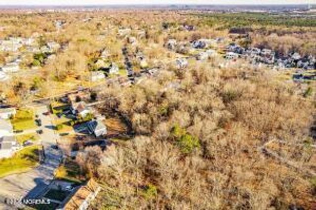 6 Katie Court, Lakewood, NJ 08701