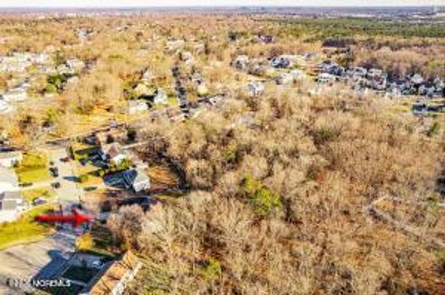 6 Katie Court, Lakewood, NJ 08701