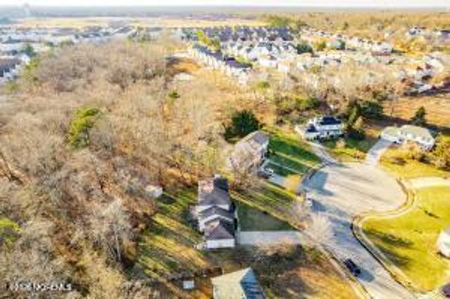 6 Katie Court, Lakewood, NJ 08701