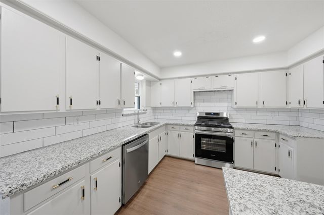 5002 Cedar Creek Drive, Dickinson, TX 77539