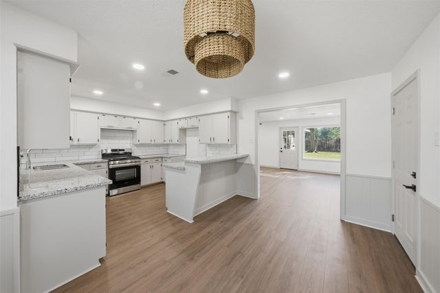 5002 Cedar Creek Drive, Dickinson, TX 77539