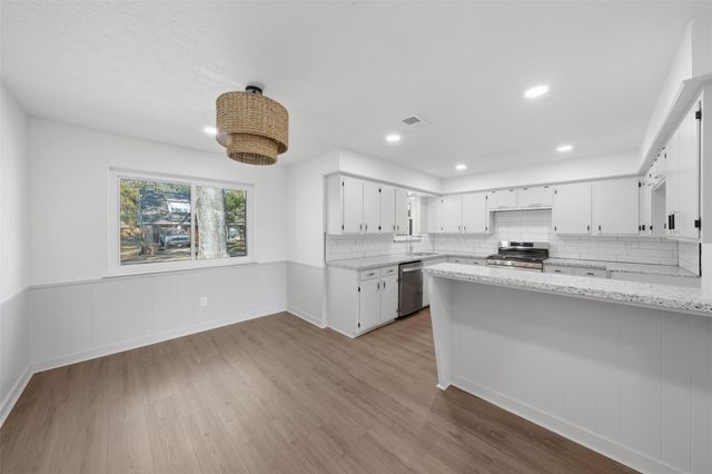 5002 Cedar Creek Drive, Dickinson, TX 77539