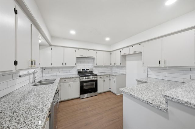 5002 Cedar Creek Drive, Dickinson, TX 77539