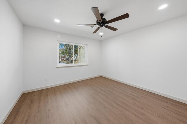 5002 Cedar Creek Drive, Dickinson, TX 77539