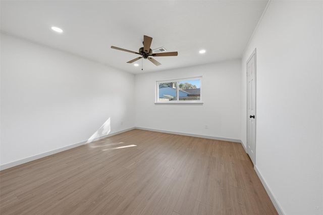 5002 Cedar Creek Drive, Dickinson, TX 77539