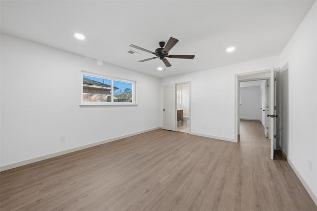 5002 Cedar Creek Drive, Dickinson, TX 77539