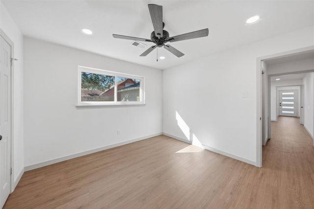 5002 Cedar Creek Drive, Dickinson, TX 77539