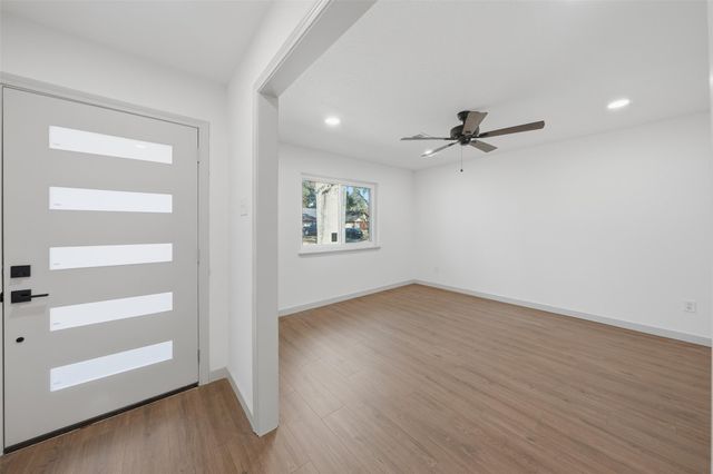 5002 Cedar Creek Drive, Dickinson, TX 77539