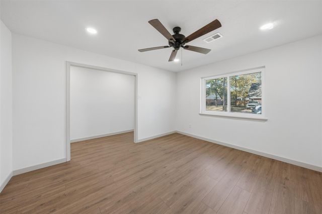 5002 Cedar Creek Drive, Dickinson, TX 77539