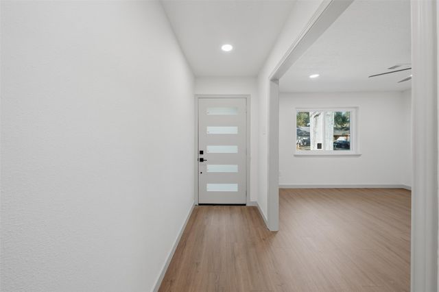 5002 Cedar Creek Drive, Dickinson, TX 77539