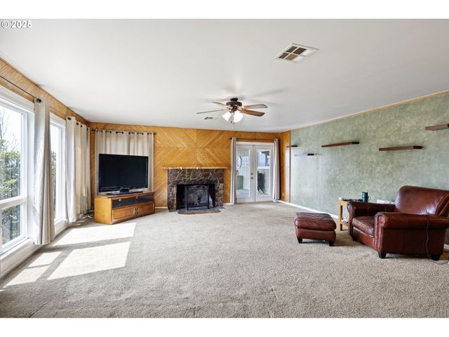 500 E B Ave, Drain, OR 97435