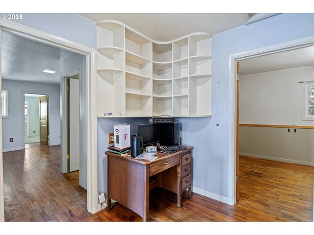 500 E B Ave, Drain, OR 97435