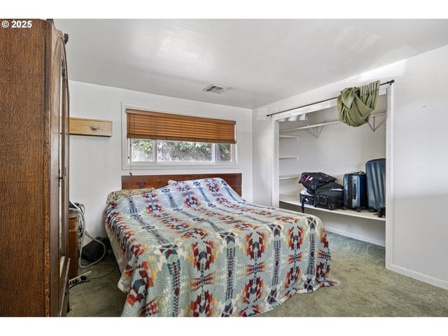 500 E B Ave, Drain, OR 97435