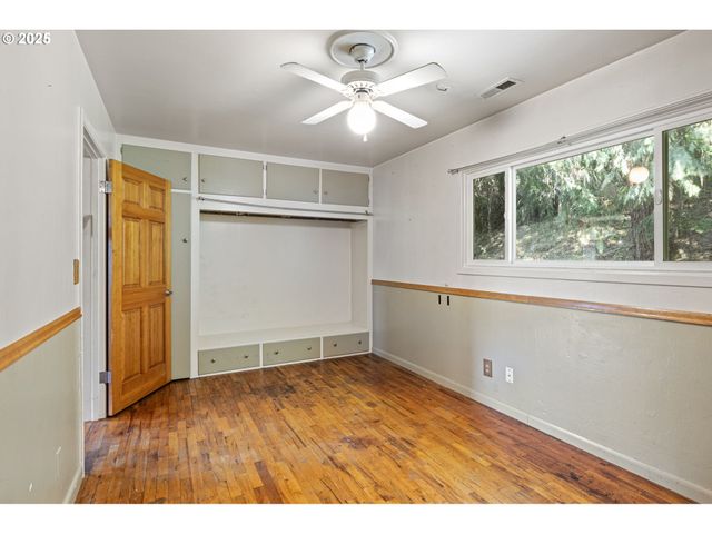 500 E B Ave, Drain, OR 97435