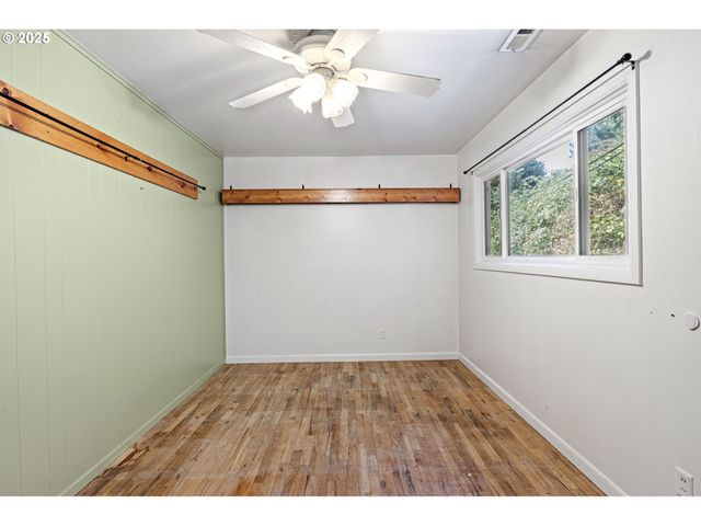 500 E B Ave, Drain, OR 97435