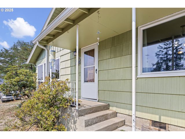 500 E B Ave, Drain, OR 97435