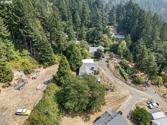 500 E B Ave, Drain, OR 97435