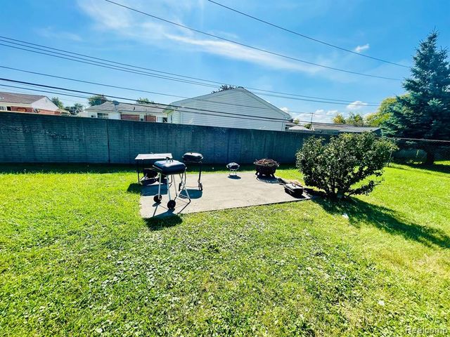 31801 Kelly Road 24, Fraser, MI 48026