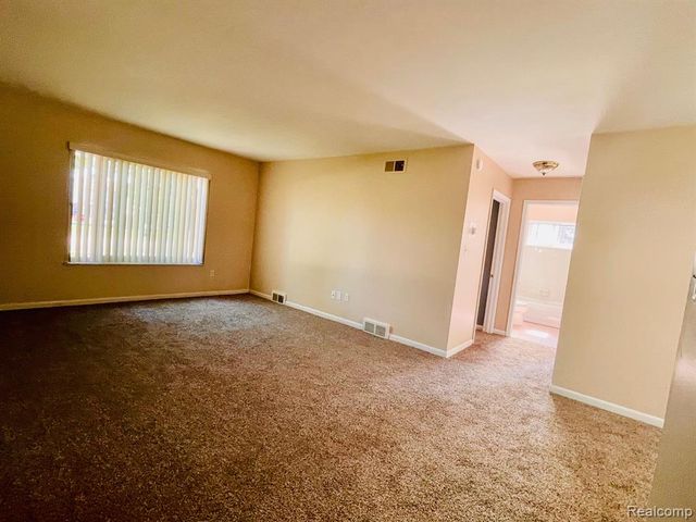 31801 Kelly Road 24, Fraser, MI 48026