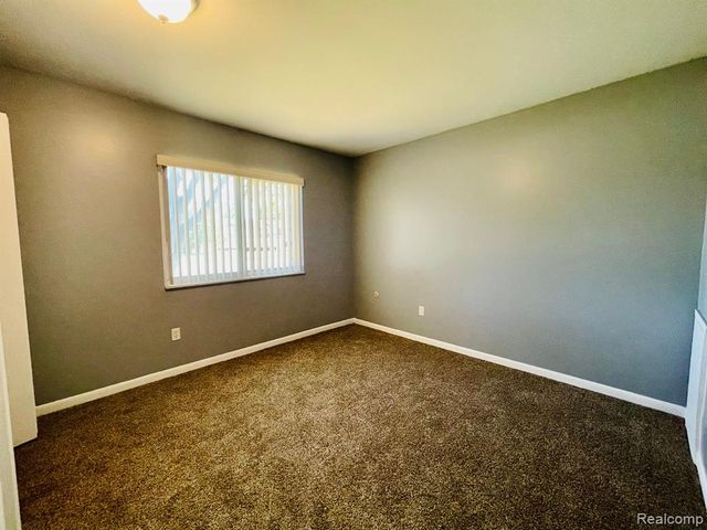 31801 Kelly Road 24, Fraser, MI 48026