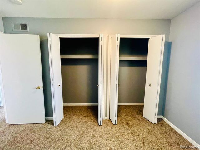 31801 Kelly Road 24, Fraser, MI 48026