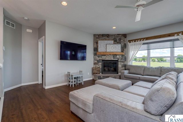 1824 Raymond Drive, North Mankato, MN 56003