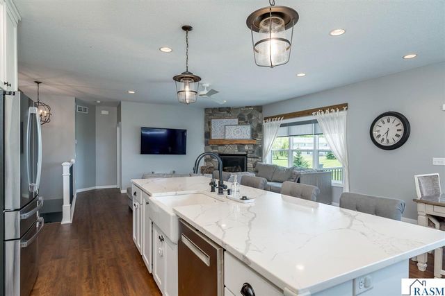 1824 Raymond Drive, North Mankato, MN 56003