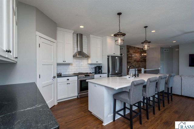 1824 Raymond Drive, North Mankato, MN 56003