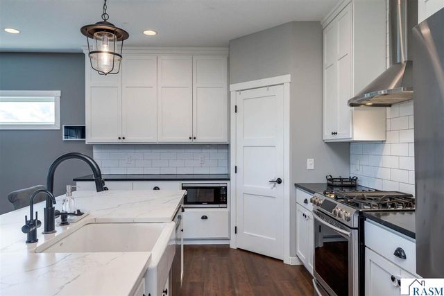 1824 Raymond Drive, North Mankato, MN 56003