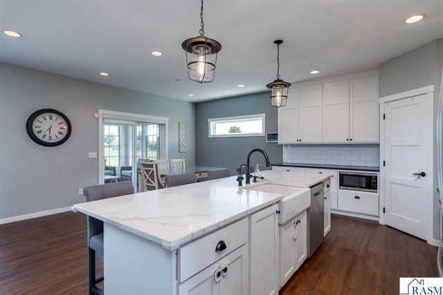 1824 Raymond Drive, North Mankato, MN 56003
