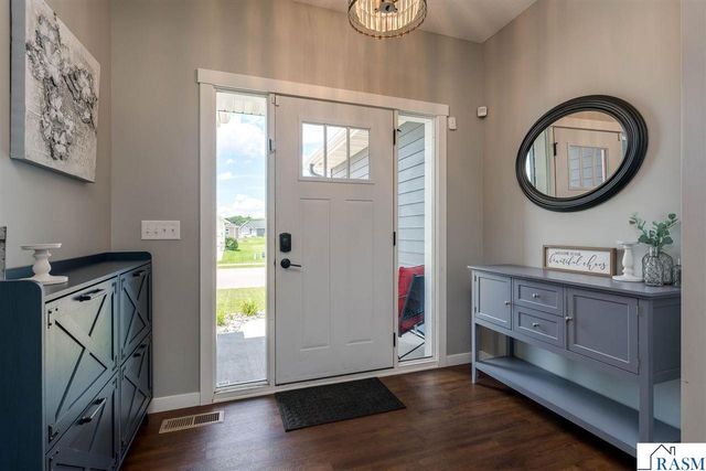1824 Raymond Drive, North Mankato, MN 56003