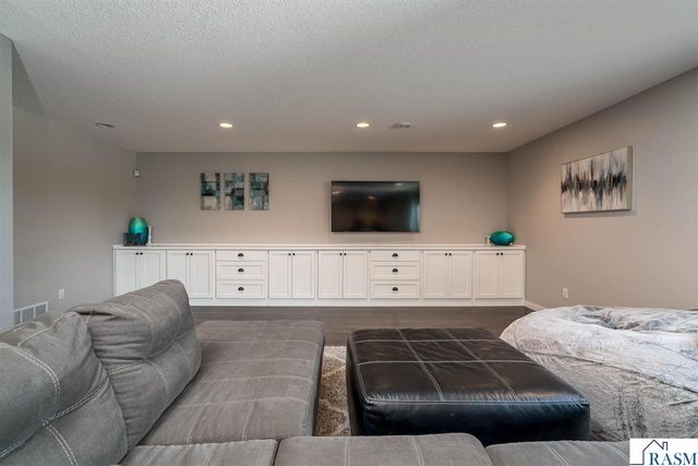 1824 Raymond Drive, North Mankato, MN 56003