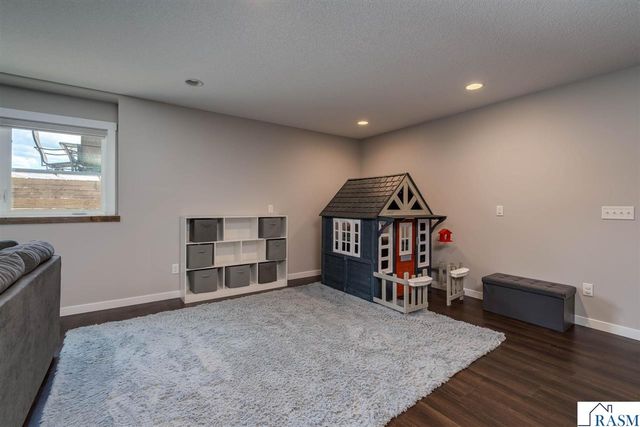 1824 Raymond Drive, North Mankato, MN 56003