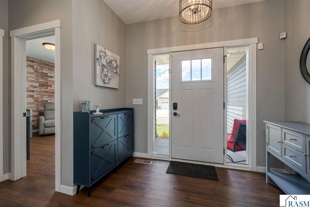 1824 Raymond Drive, North Mankato, MN 56003