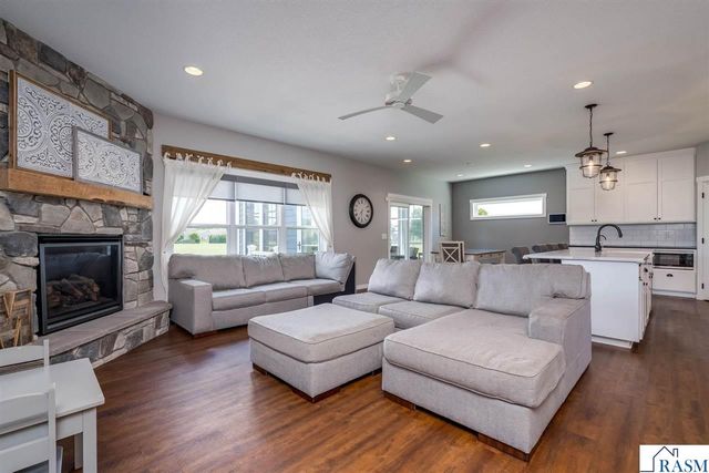 1824 Raymond Drive, North Mankato, MN 56003