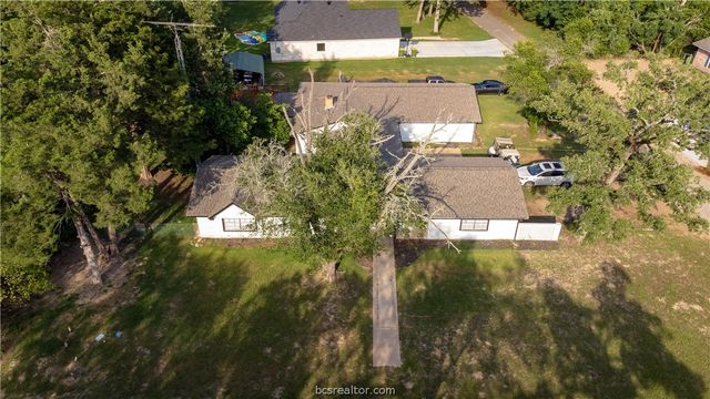 334 Fountain Lane, Hilltop Lakes, TX 77871