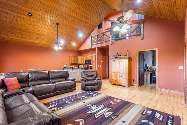 22011 Coyote Ridge Road, Cassville, MO 65625