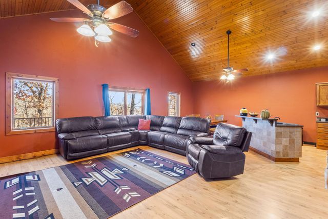 22011 Coyote Ridge Road, Cassville, MO 65625