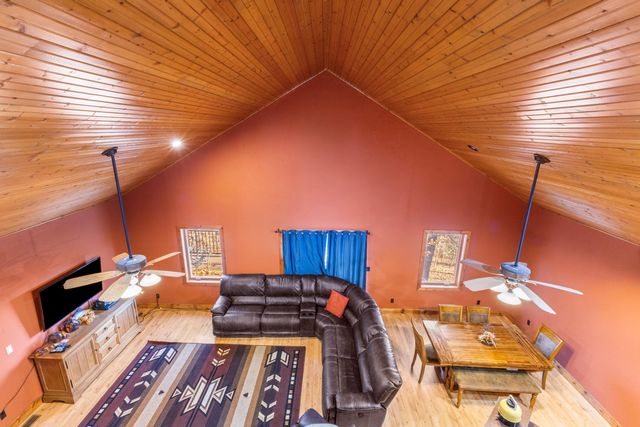 22011 Coyote Ridge Road, Cassville, MO 65625