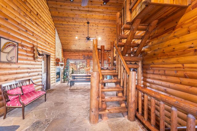 22011 Coyote Ridge Road, Cassville, MO 65625