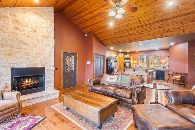 22011 Coyote Ridge Road, Cassville, MO 65625