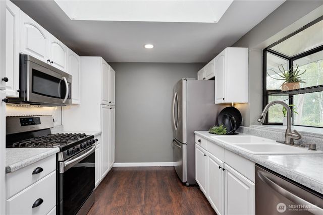 4060 SE Saxon Court, Port Orchard, WA 98366