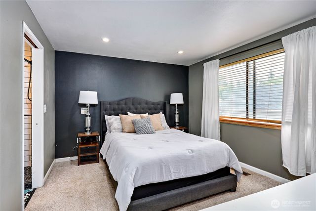 4060 SE Saxon Court, Port Orchard, WA 98366