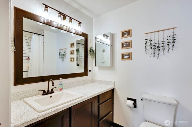 4060 SE Saxon Court, Port Orchard, WA 98366